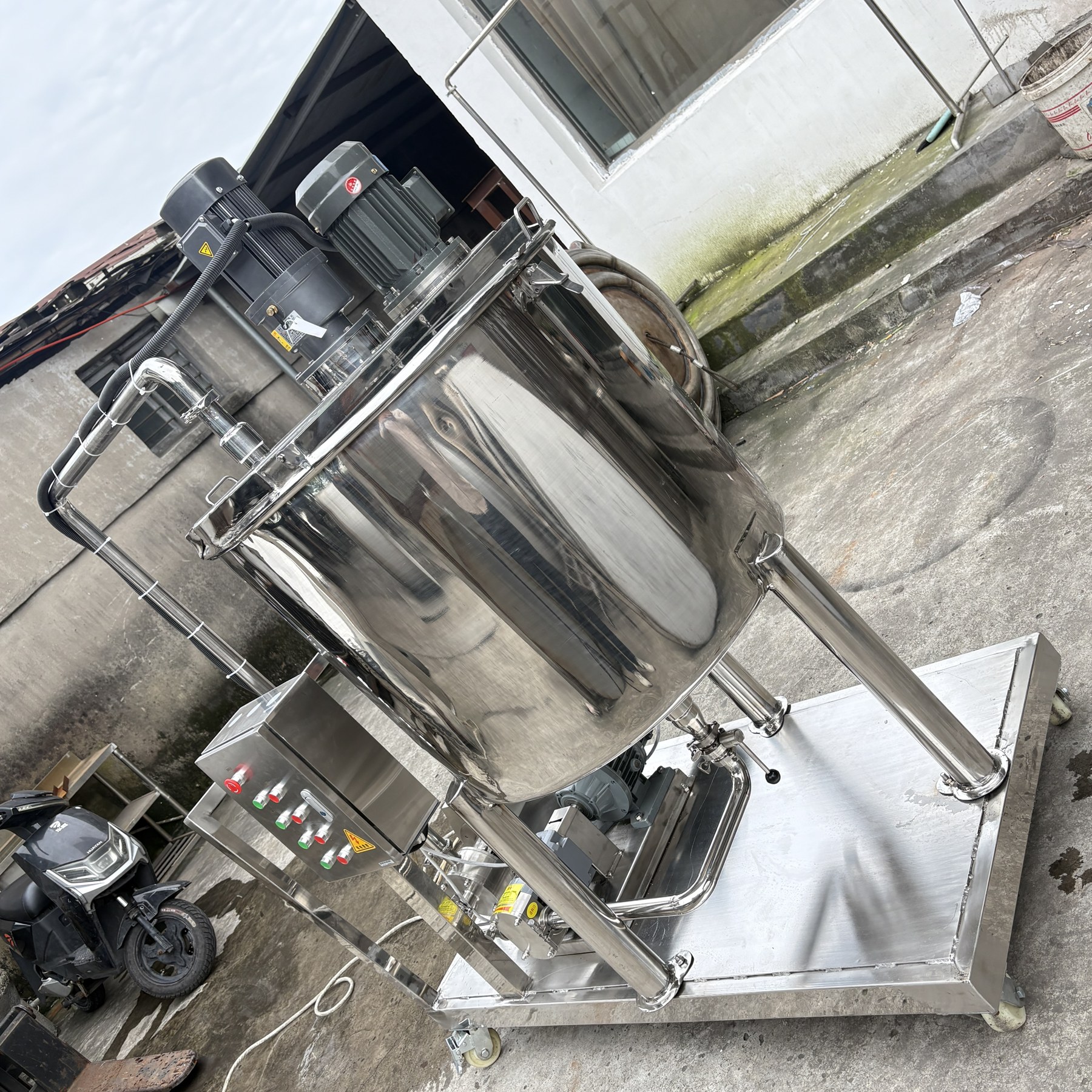 Emulsifying Tank